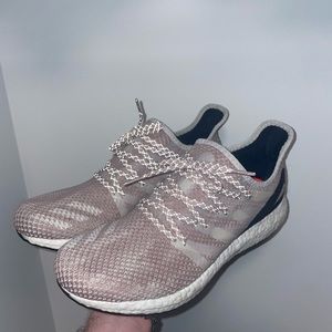 Womens pink adidas boost